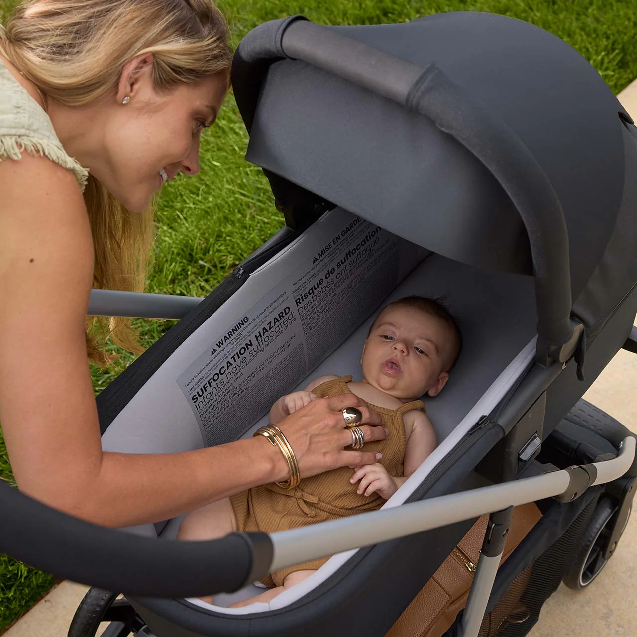 Britax Zinnia Bassinet for Brook, Brook+ and Grove Strollers - Image 5