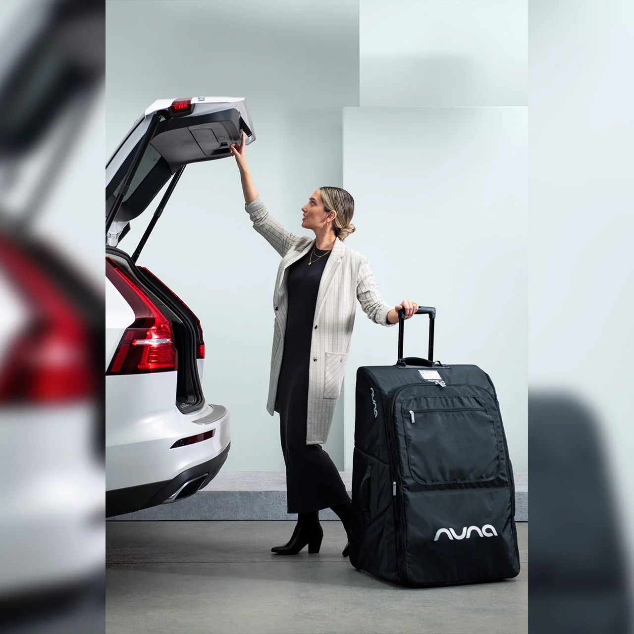 Nuna Wheeled Travel Bag in Indigo - Image 7